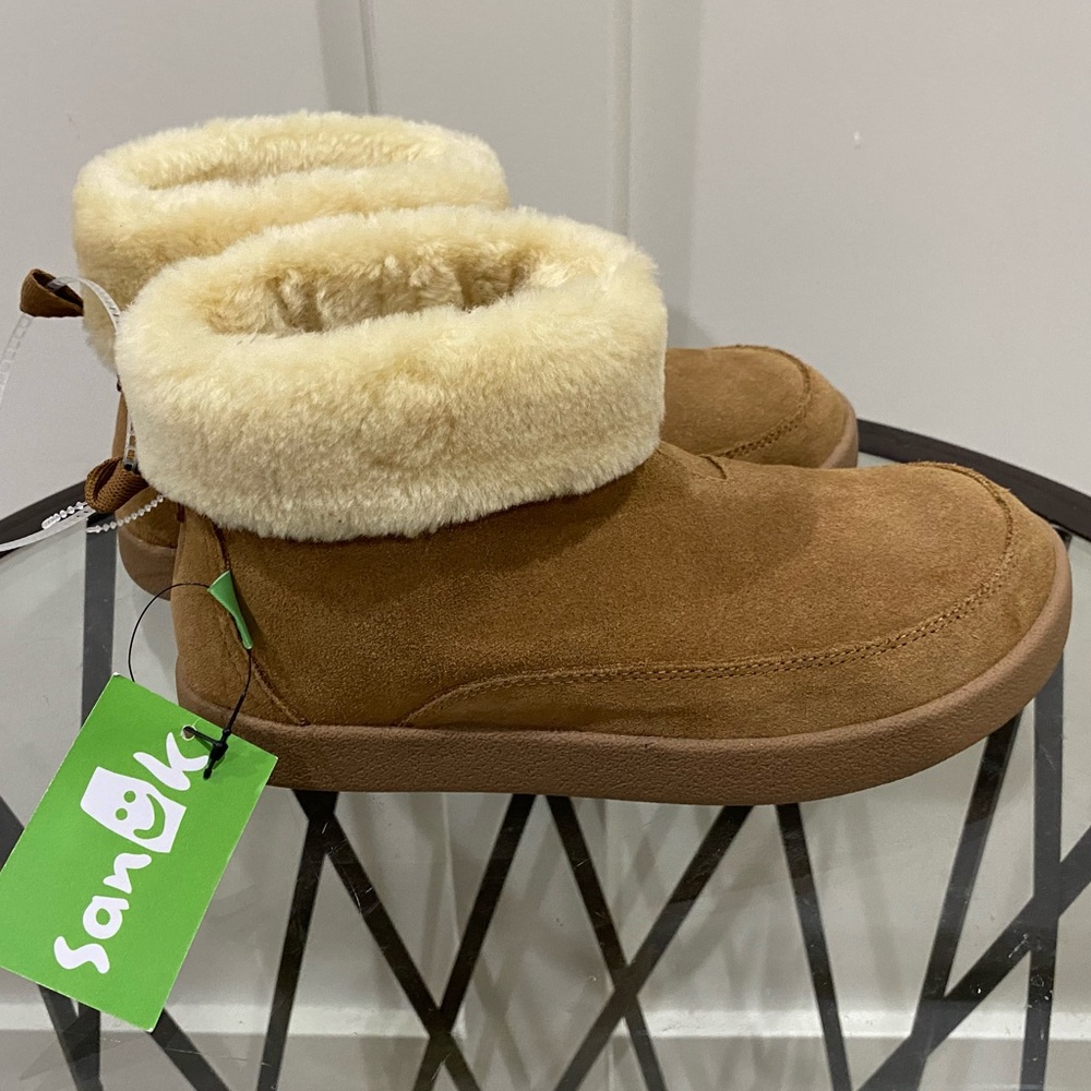 Sanuk - Women's Roll-Top Bootie Suede